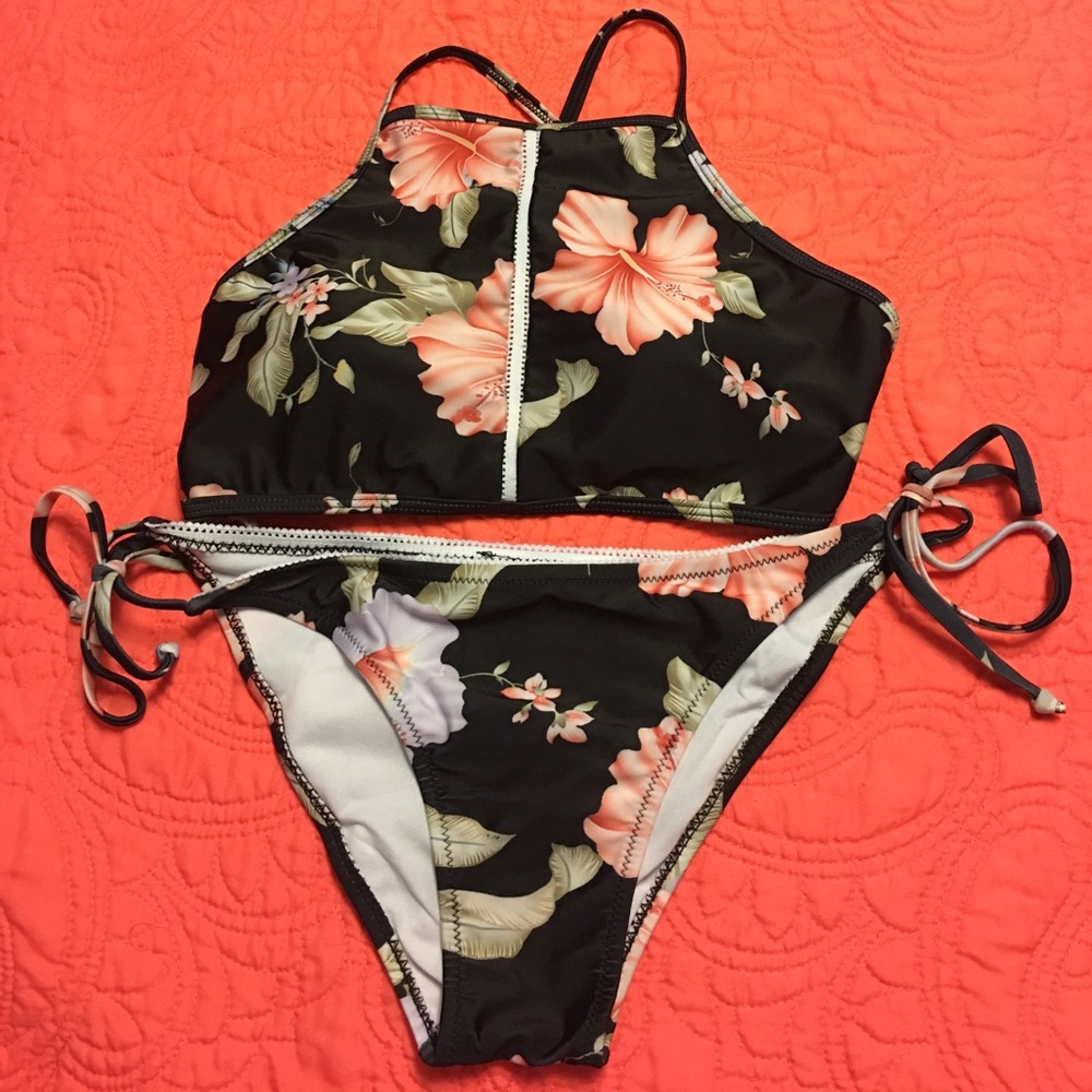 Flower bathing suite
