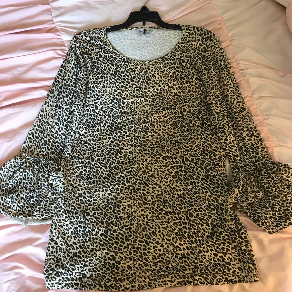 Dainty Jewell's layering top