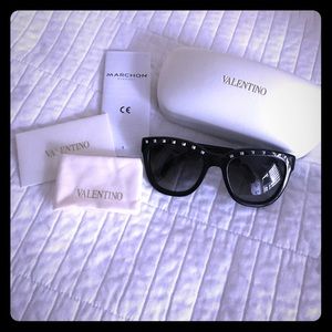 Valentino rock stud sunnies ! brand new!