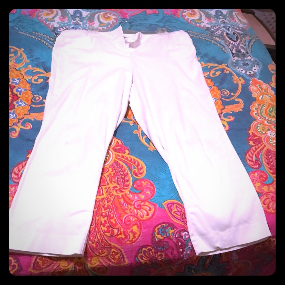 White New York & Company capris size 12