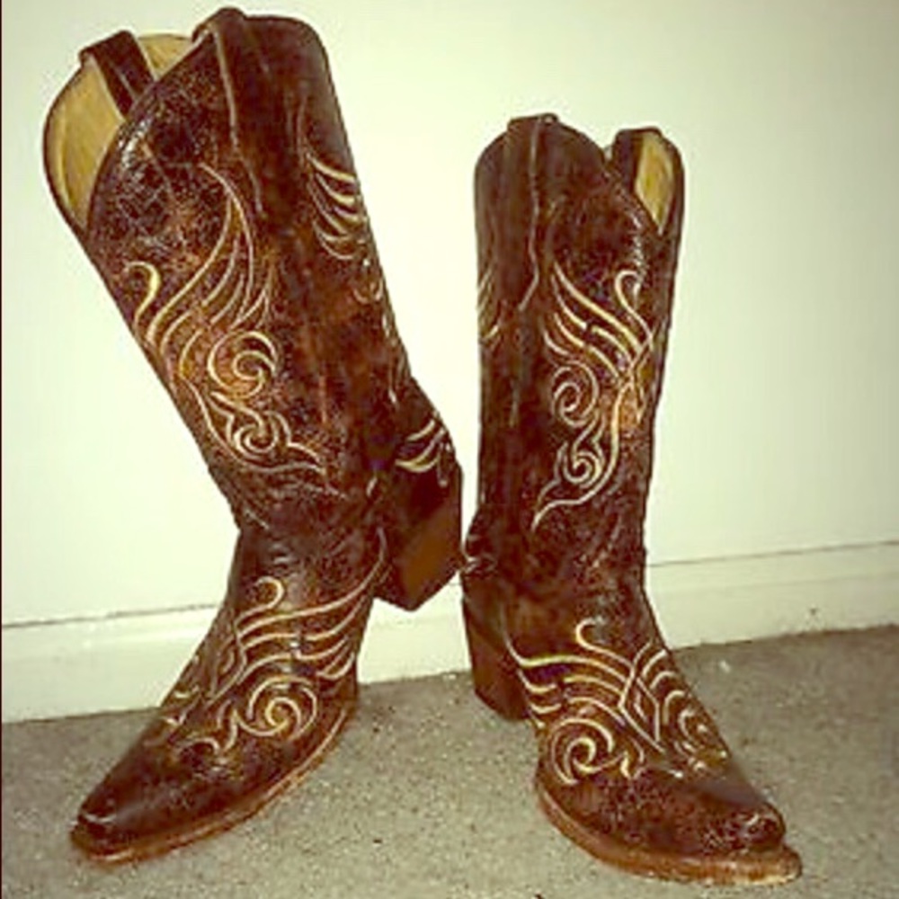 Brown Circle G cowboy boots