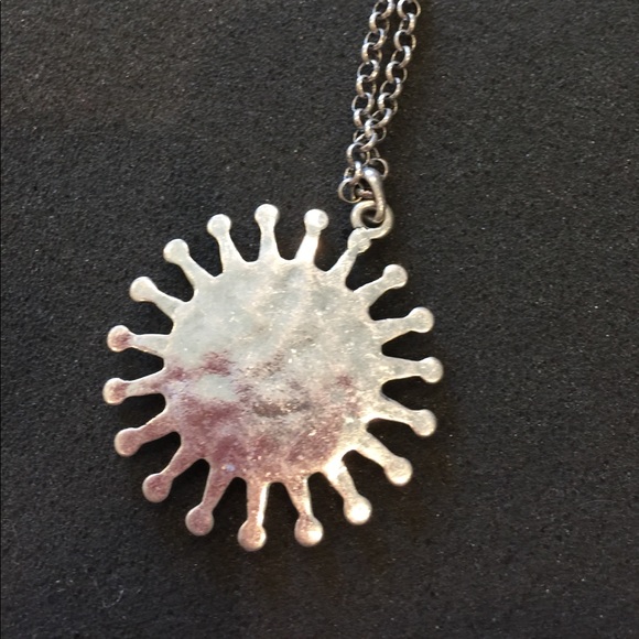 NWT Lucky Brand Silvertone Pendant Necklace - Picture 3 of 4