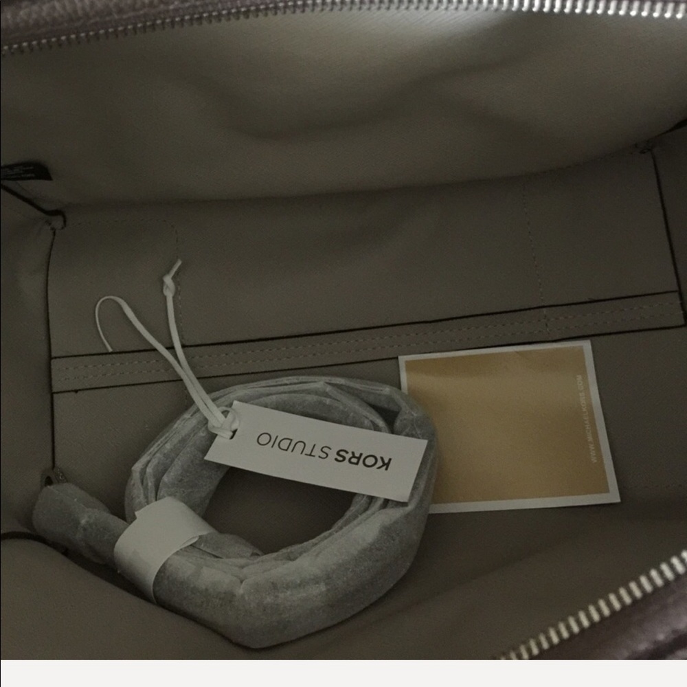Lovely MK mercer large Satchel cinder handbag. - Picture 5 of 6