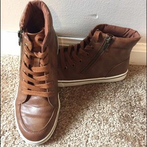 boys brown casual sneaker