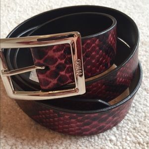New York & Co black and red crocodile print belt