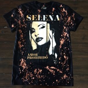 Selena Tee