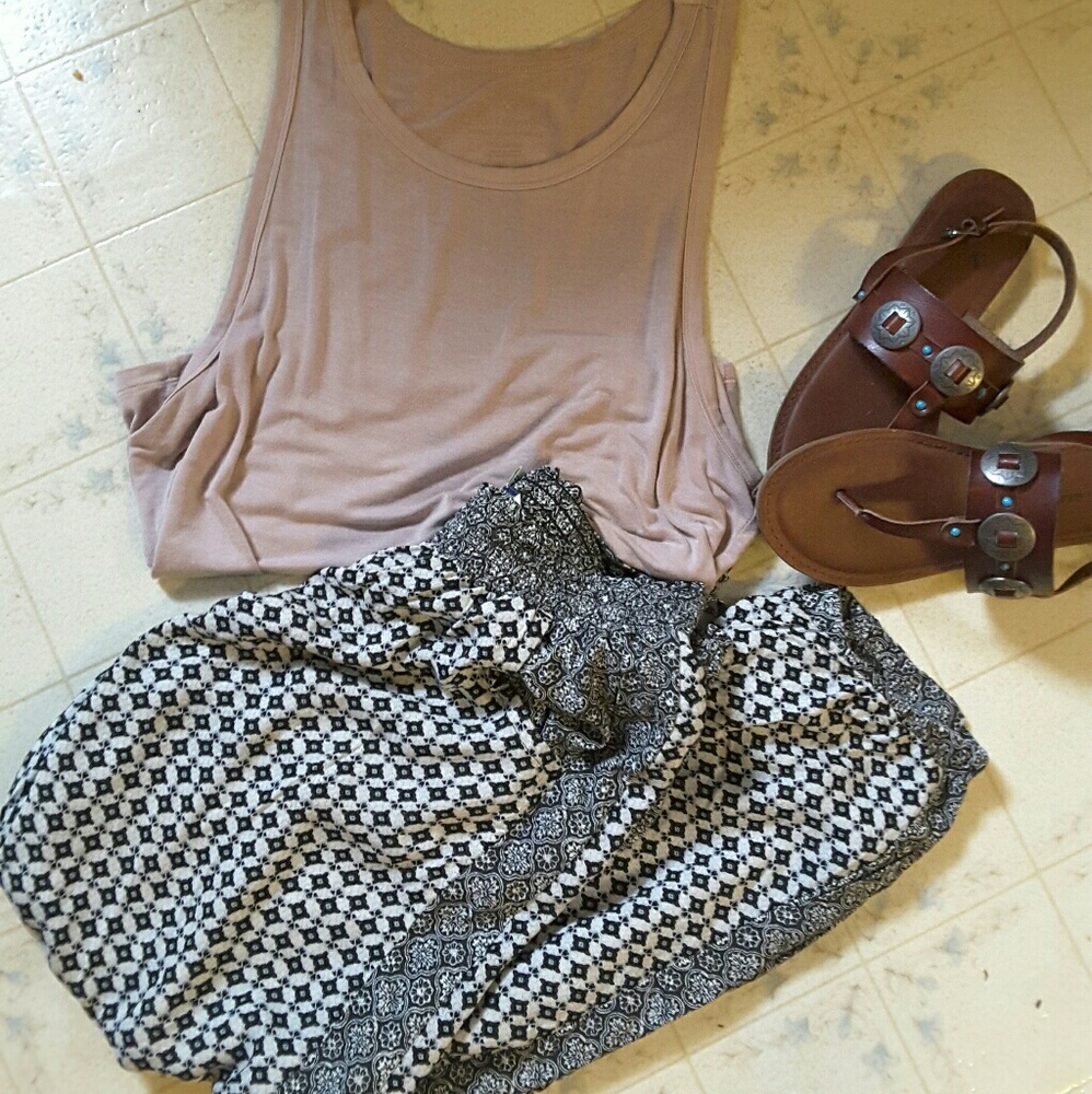 AE HIGH NECK TAUPE TANK