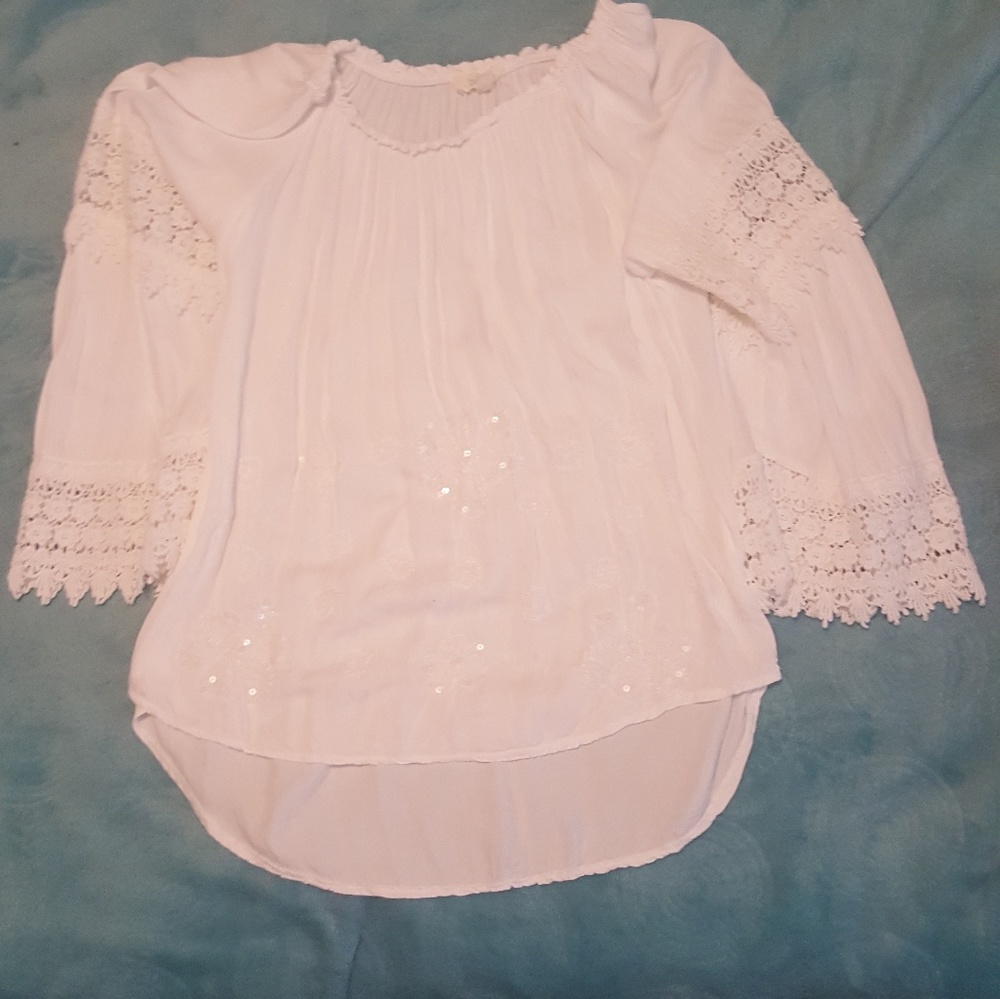 PRICE DROP!! Womens white blouse