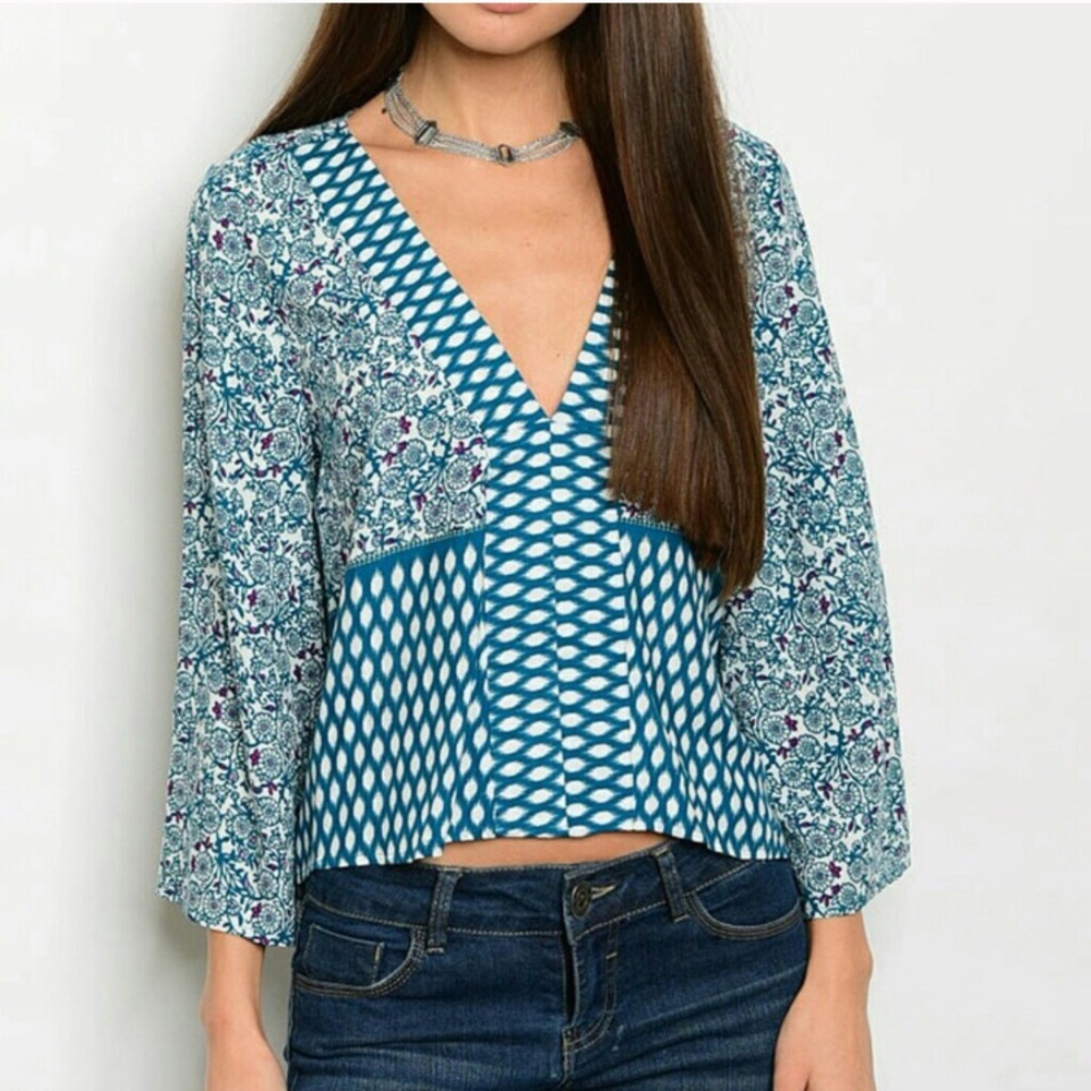 Mixed print top, great colors ❤️