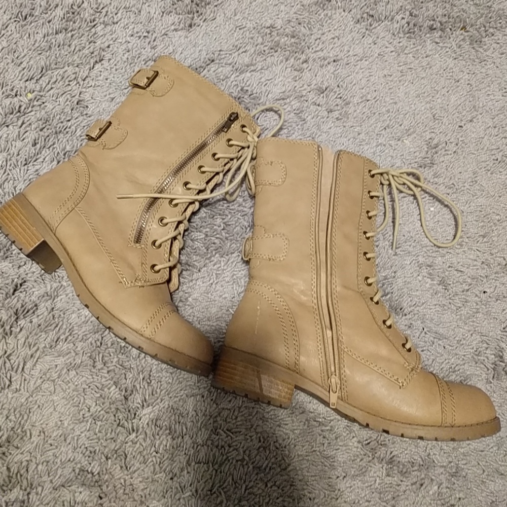 Style combat boots