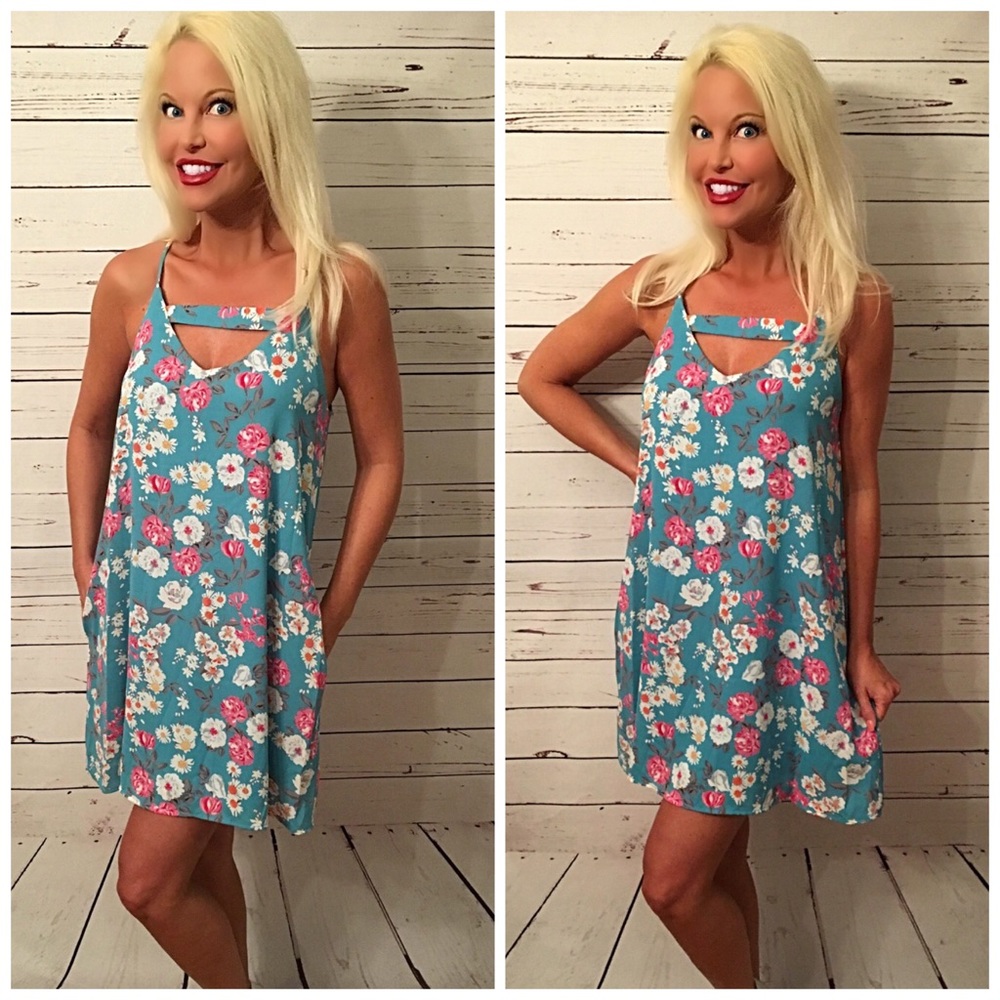 LAST 1! 💕Stunning strappy floral dress w/pockets - Picture 2 of 2