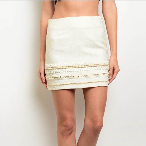 Ivory skirt PRICE FIRM - Picture 2 of 4