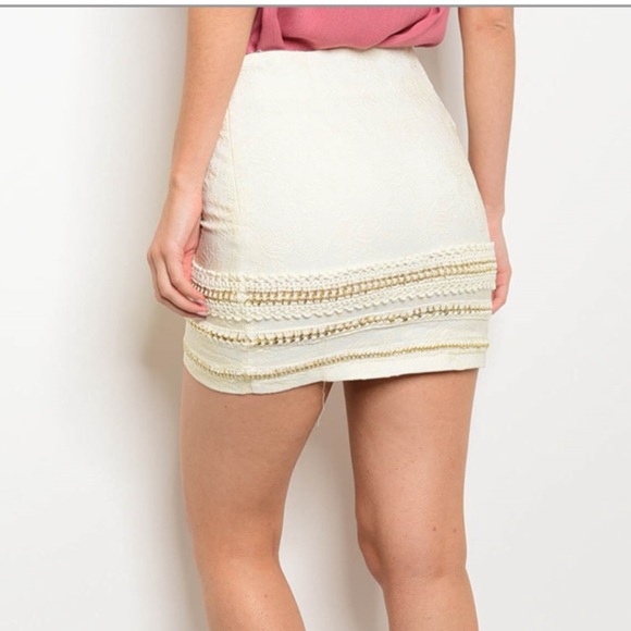 Ivory skirt PRICE FIRM - Picture 3 of 4