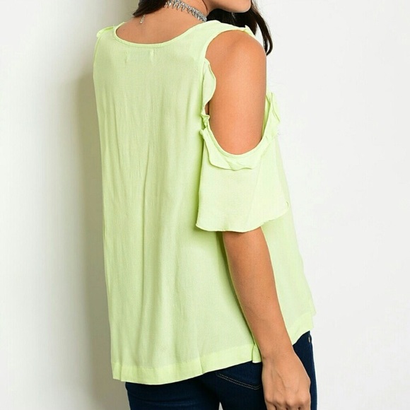 💕LAST CHANCE💕 Cold shoulder top in lime green - Picture 2 of 2