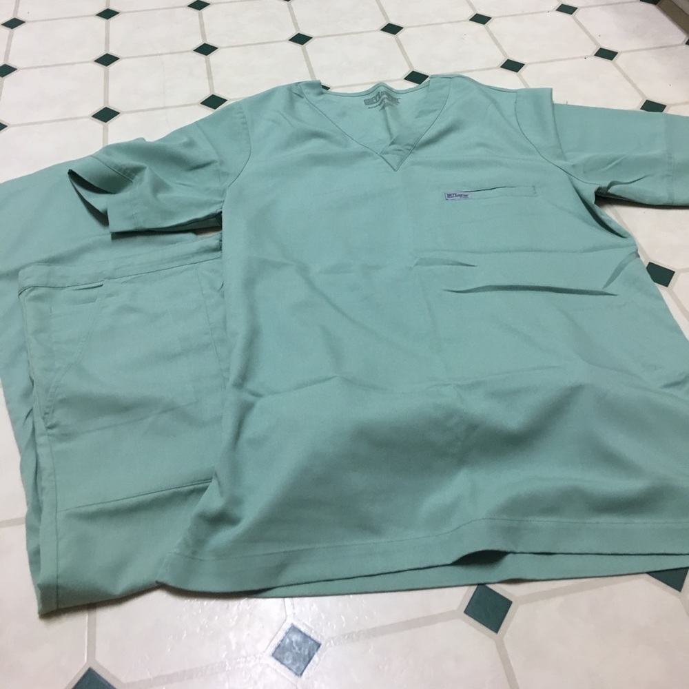 🚫SOLD🚫 Grey's Anatomy by Barco unisex scrub set.