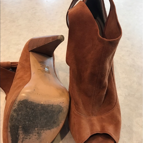 Shoe - Picture 3 of 3