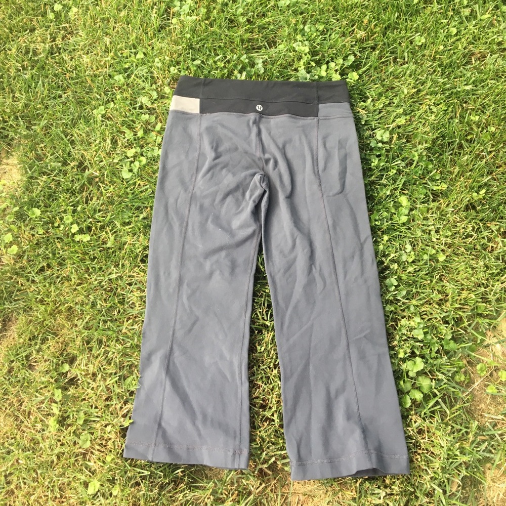 Lululemon crop yoga pants