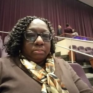 Meet your Posher, Cynthia