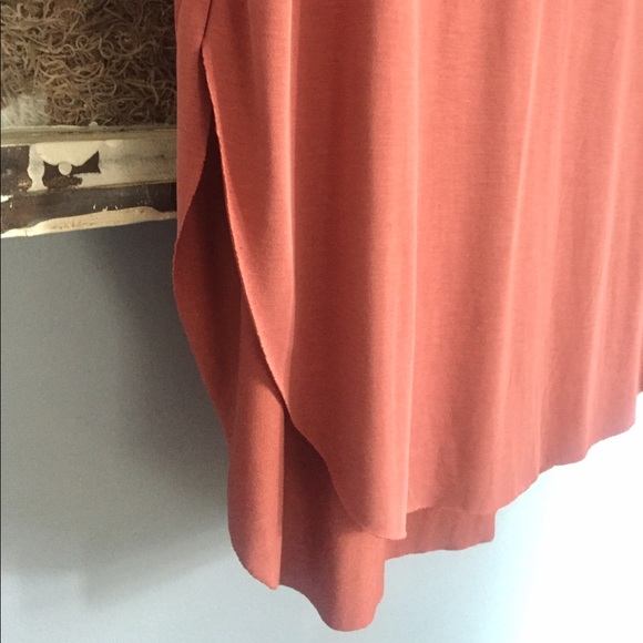 Lush slinky pocket tee - Picture 7 of 8