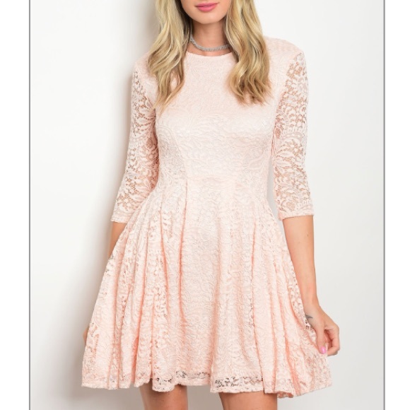 Dresses & Skirts - Pale peach lace dress, SO PRETTY! 💕