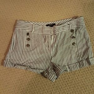 Forever 21 side button shorts Large