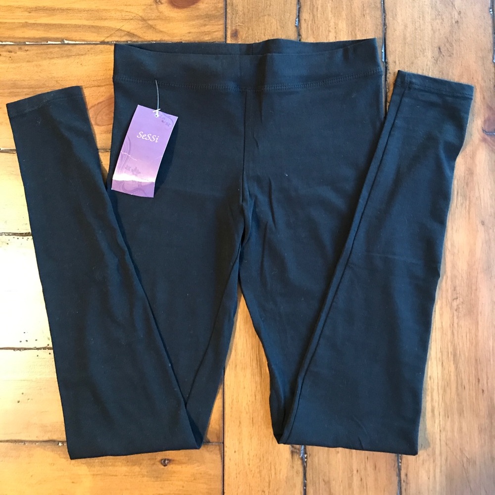 Lightweight black leggings
