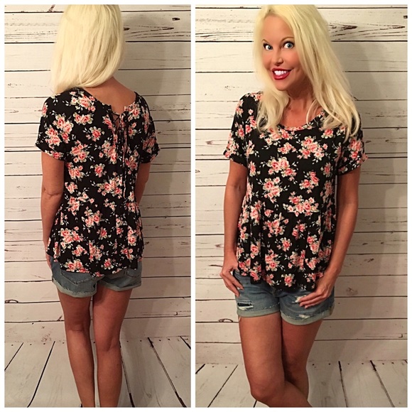 So cute Black Floral oversized back tie top - Picture 3 of 3