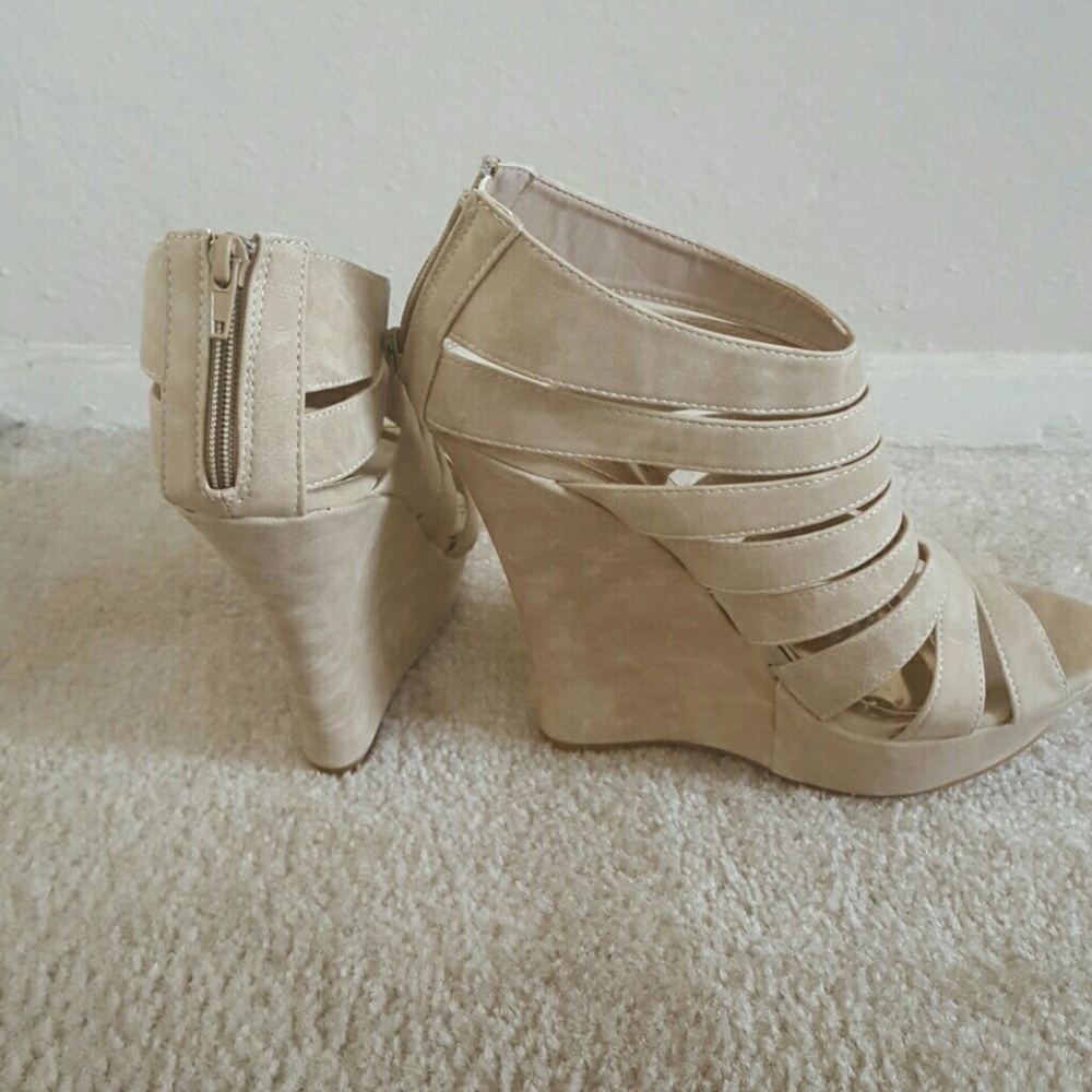 Wedge tan Shoes