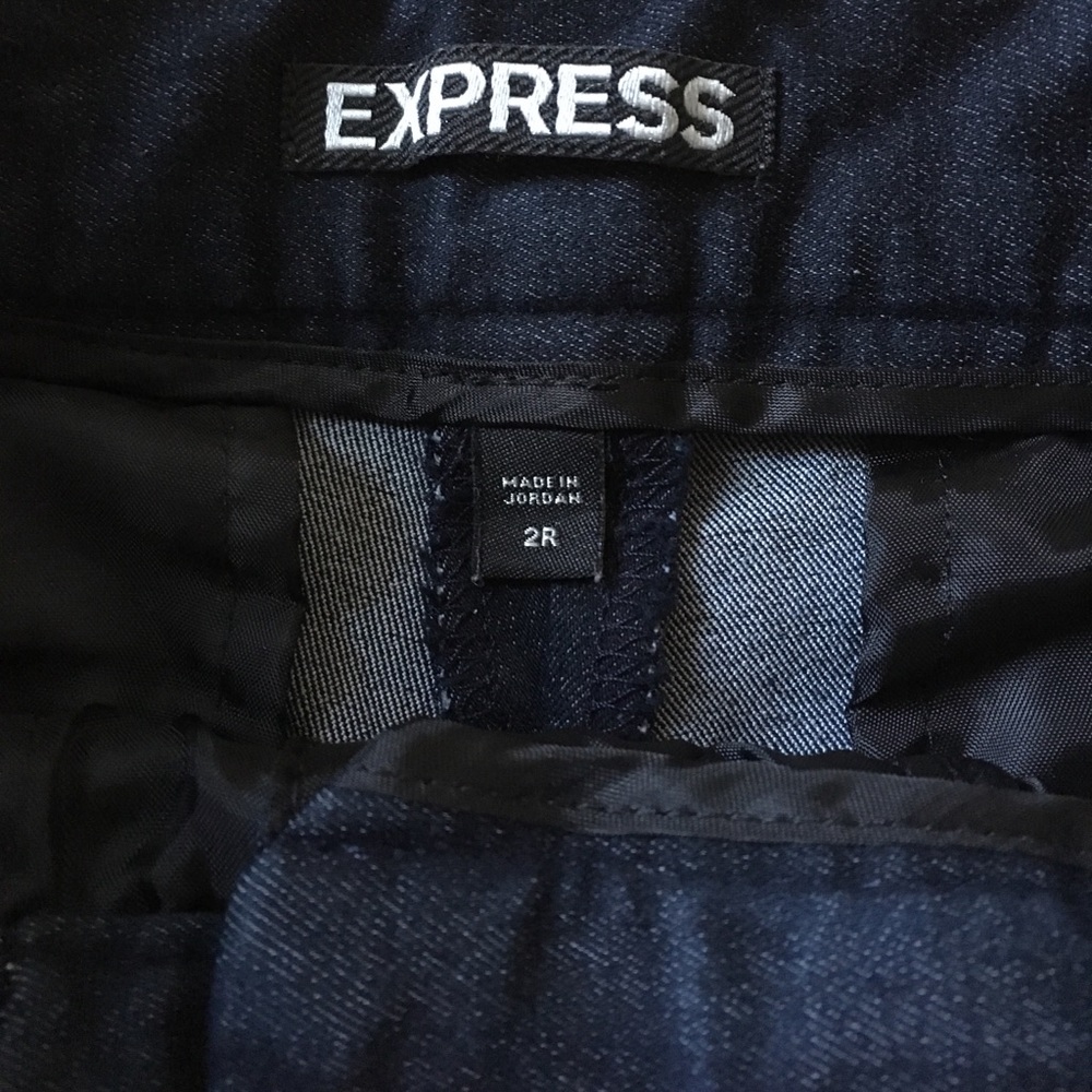 Express Shorts - Picture 2 of 4