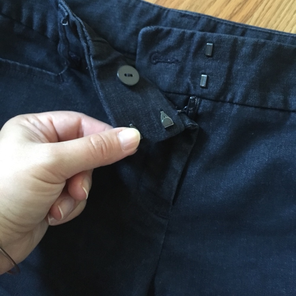 Express Shorts - Picture 3 of 4