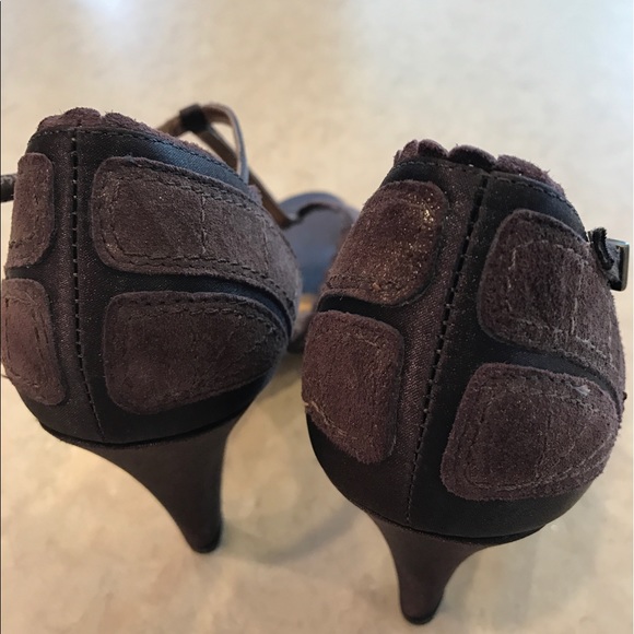 Shoes - Picture 3 of 4