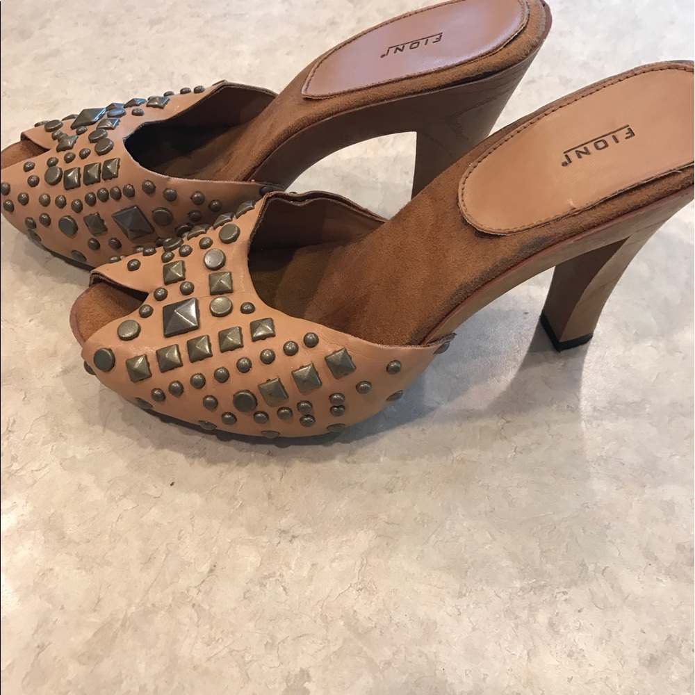 Shoes - Picture 2 of 4
