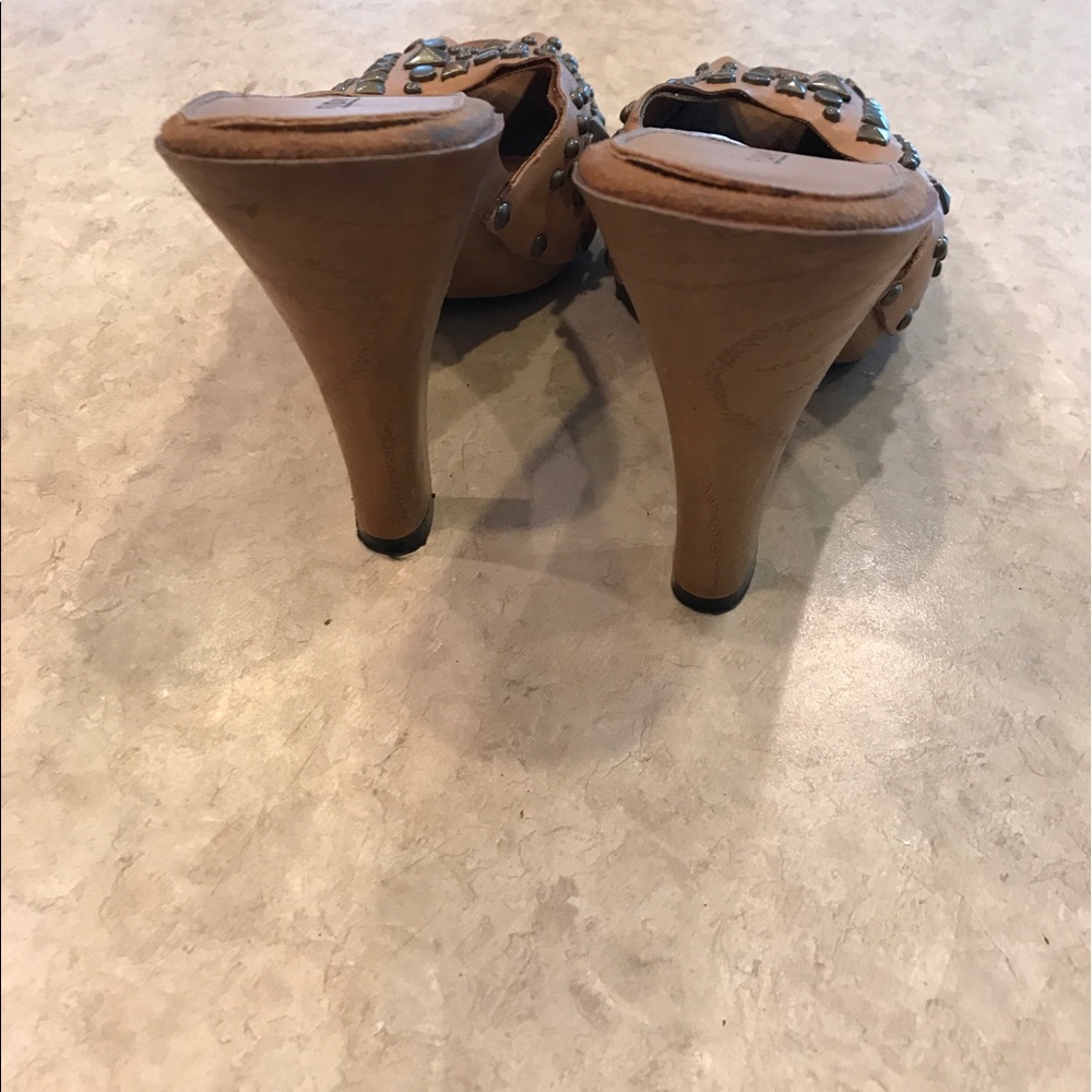 Shoes - Picture 3 of 4
