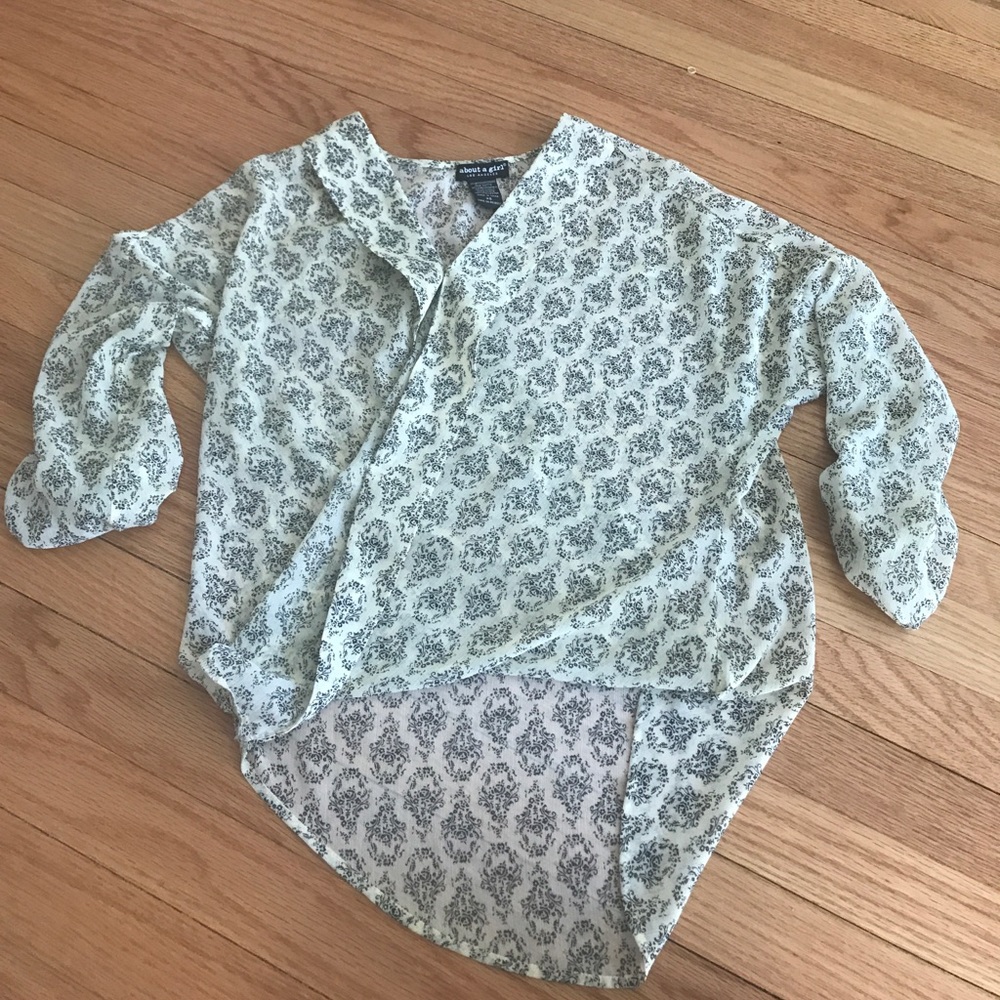Patterned wrap blouse