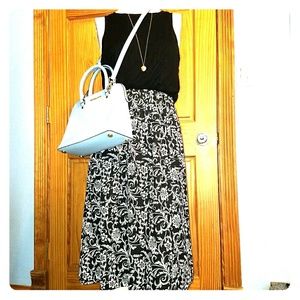 Adorable black and white LOFT midi dress 