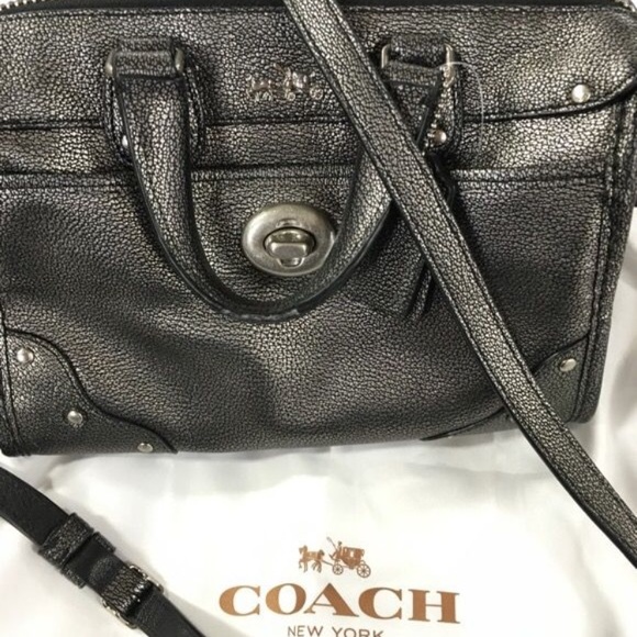 Coach small crossbody , very cute lil purse :) - Picture 1 of 5