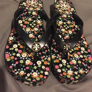 Tory burch flip flop wedges