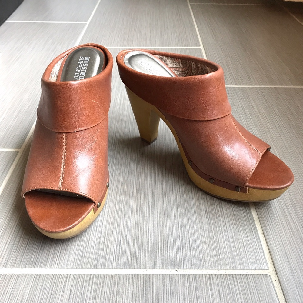 ❌DONATED❌ 70's Studded Tan Peep Toe Platform Heels