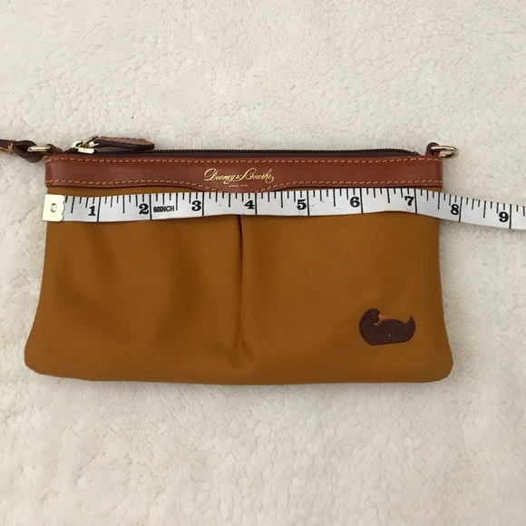 Dooney & Bourke wristlet - Picture 3 of 4