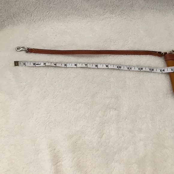 Dooney & Bourke wristlet - Picture 4 of 4