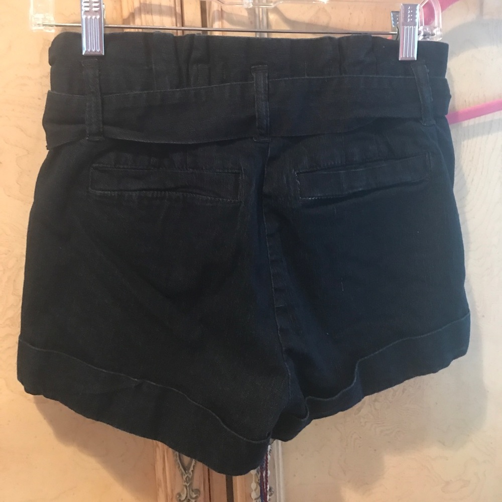 Super cute stretchy dark denim shorts - Picture 4 of 5