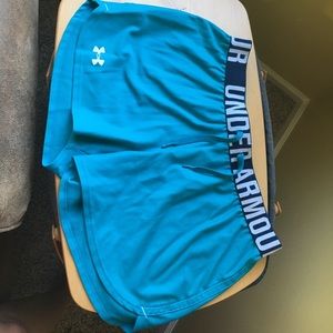 Under Armour loose fit shorts size medium
