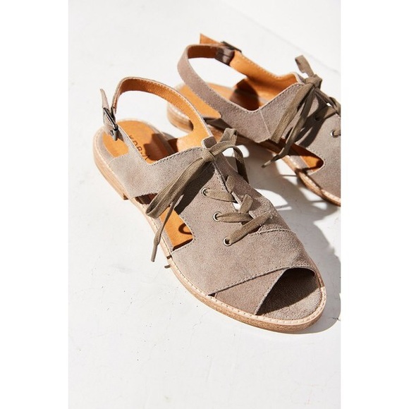 ISO - Kelsi Dagger Brooklyn (KDB) Silverlake - Picture 2 of 3