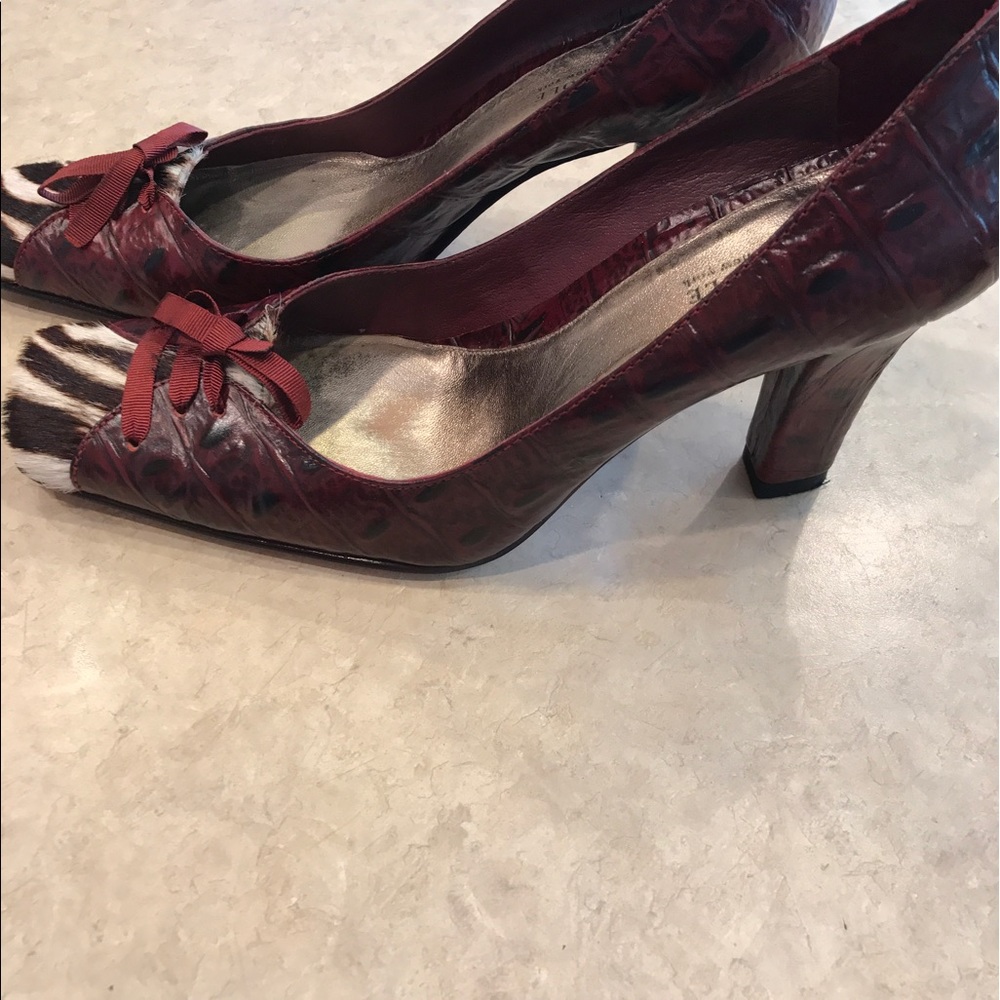 Shoes - Picture 2 of 5