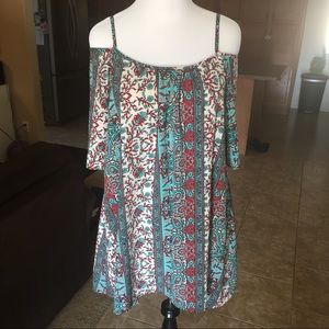Exposed shoulder tunic top