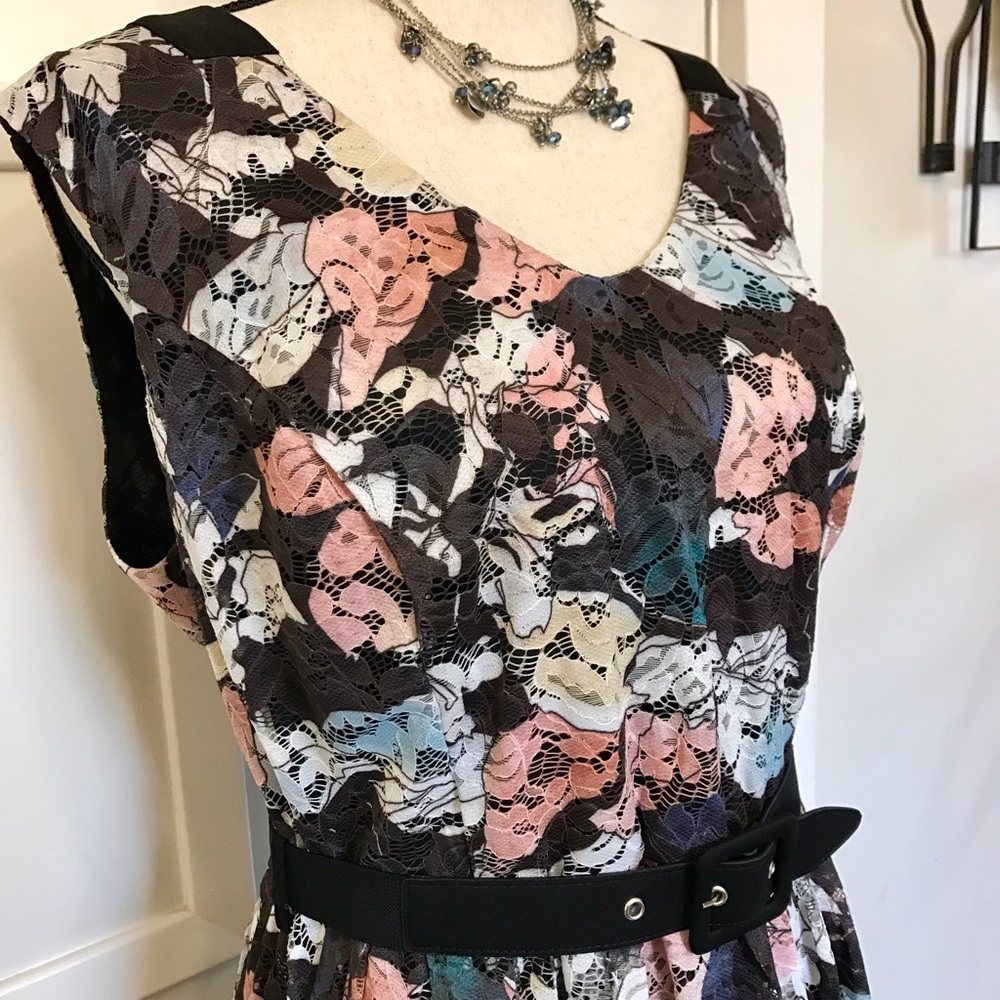 City Chic printed lace dress - Picture 3 of 8