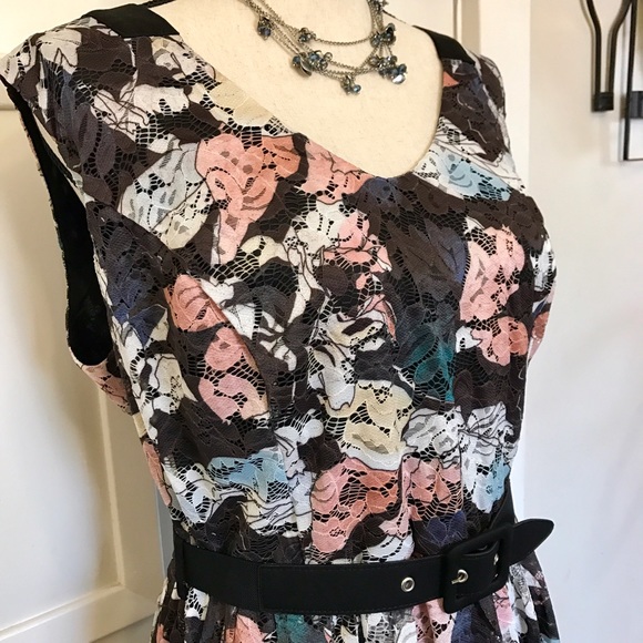 City Chic printed lace dress - Picture 3 of 8