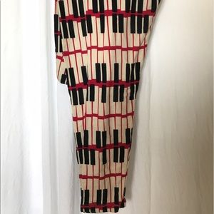 LuLaRoe One Size Piano Leggings Red