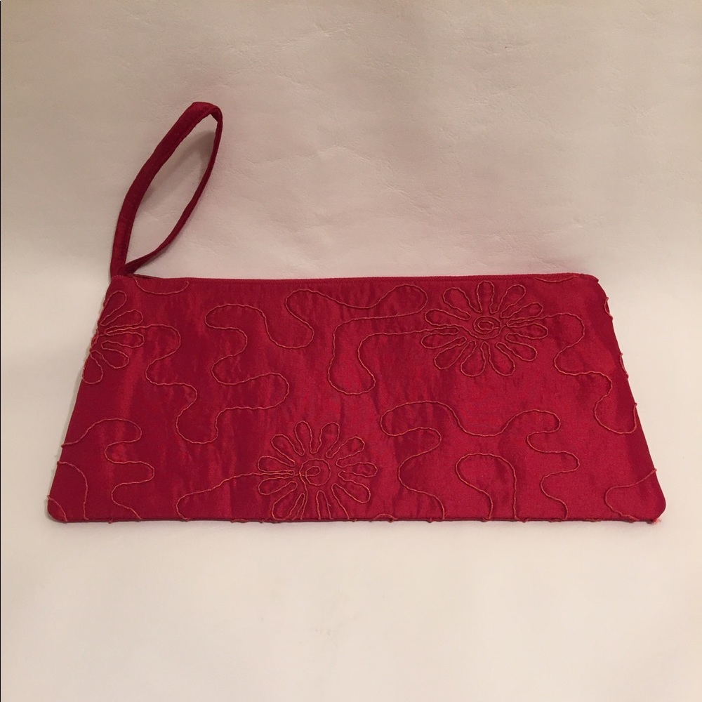 VICTORIA HORNER RED EMBROIDERY CLUTCH (AP11)