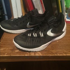 Nike Men's Basketball Shoe